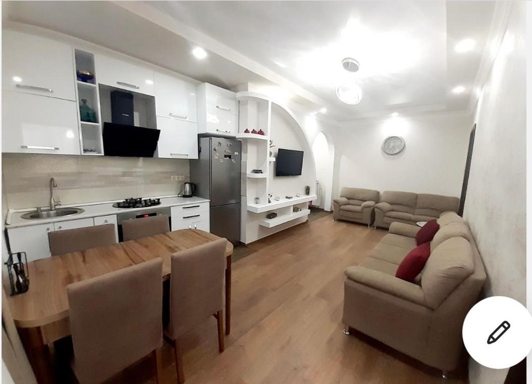 Bn Apartmen'T Apartment Batumi Ngoại thất bức ảnh